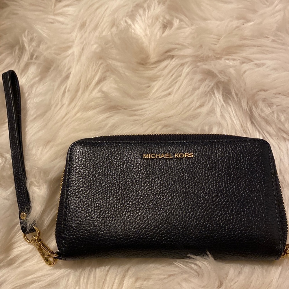Michael Kors wristlet wallet